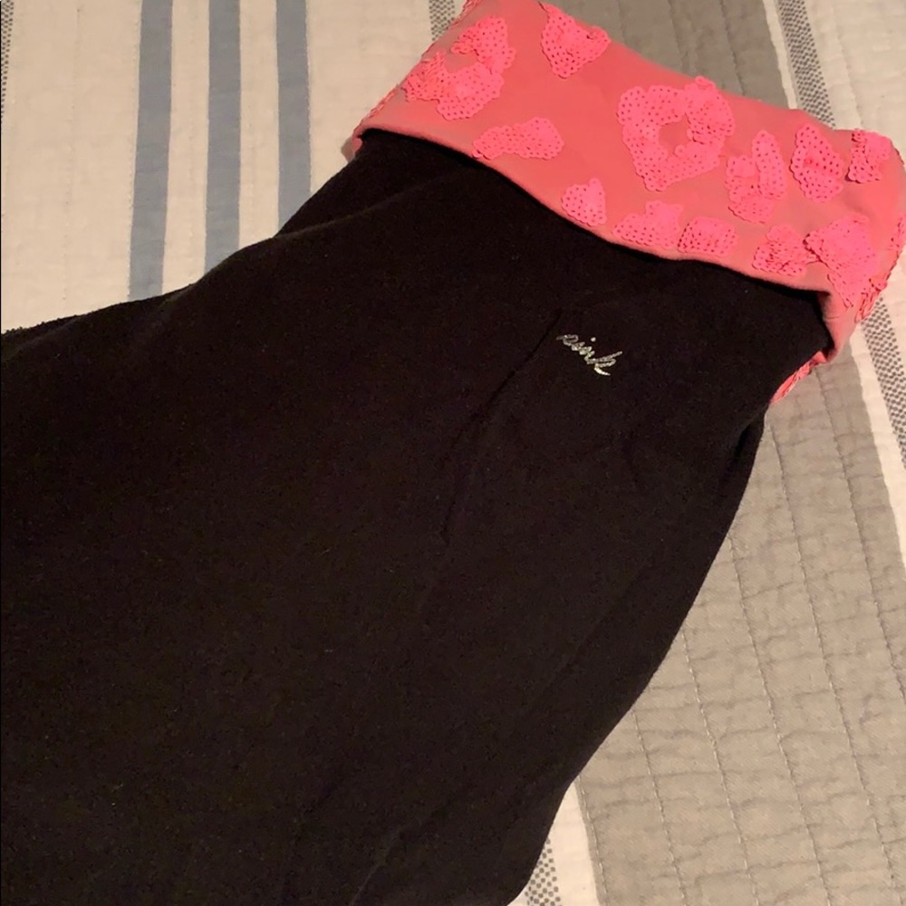 Victoria’s Secret pink Capri yoga pants